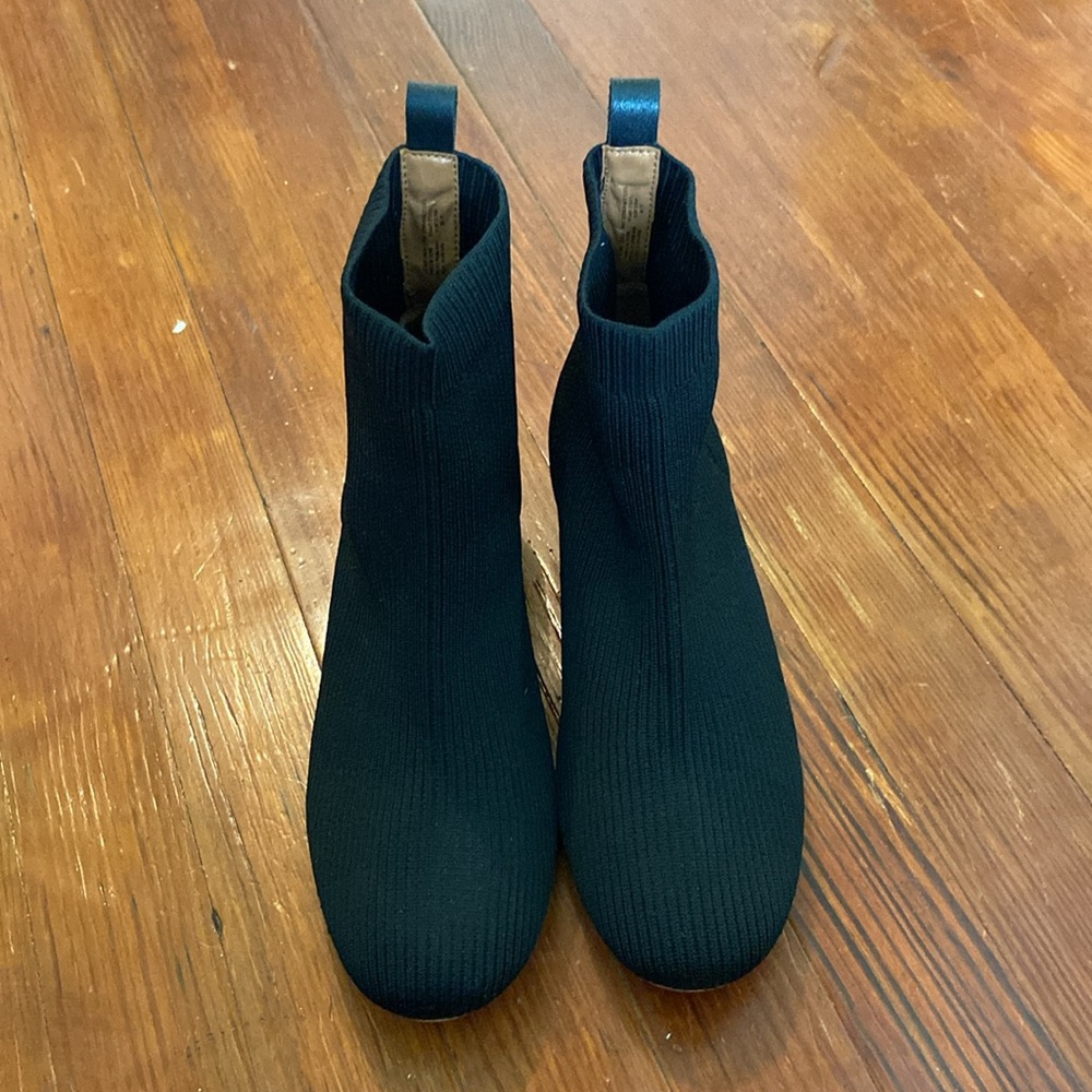 Kurt Geiger Women’s Ribbed Black Ankle Sock Boots size 7.5 - Picture 2 of 9